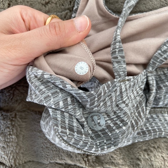 Lululemon energy bra size 8 - Picture 2 of 3